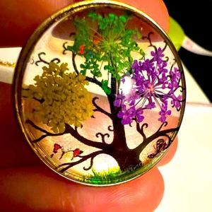 • REAL DRIED FLOWERS • TREE glass dome pendant Necklace •